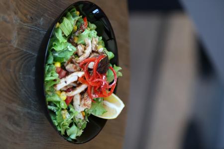 Tavuklu Salata | 260,00